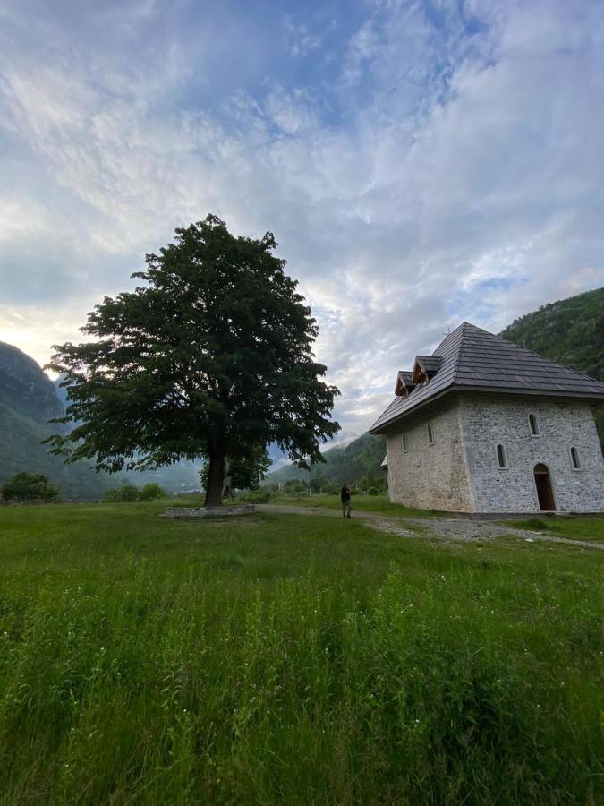 Hotel Bujtina Carku Theth Zewnętrze zdjęcie
